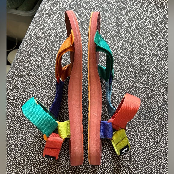 Men’s Teva Sandals - size 11 - multicolored - worn a few times - Picture 3 of 6